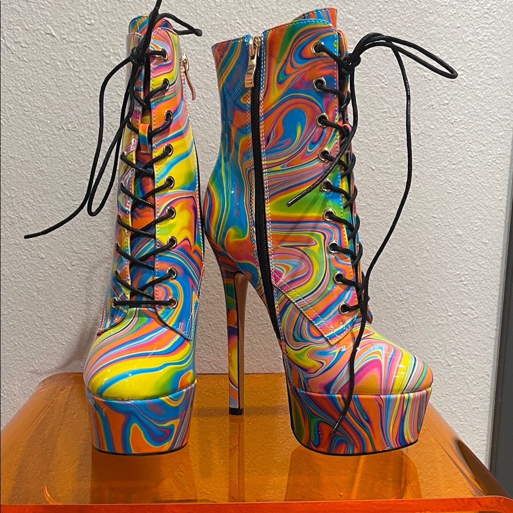NIB Trippy Lace-Up Platform Stiletto Boots